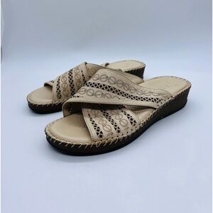 BONAVI WOMENS SLIP ON TAN LEATHER SANDALS SIZE 10